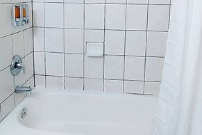 Oceanside Inn & Suites, a Days Inn by Wyndham