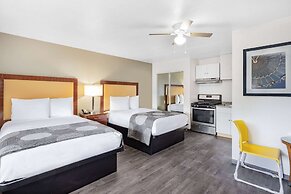 Oceanside Inn & Suites, a Days Inn by Wyndham