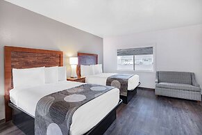 Oceanside Inn & Suites, a Days Inn by Wyndham