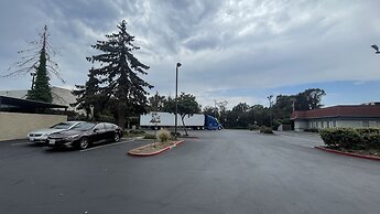 Red Roof Inn Hayward