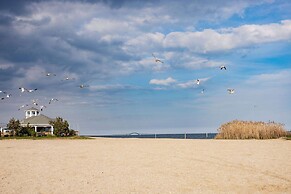 Super 8 by Wyndham Lindenhurst