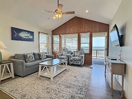 Lighthouse View Oceanfront Lodging