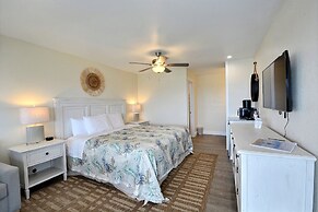 Lighthouse View Oceanfront Lodging