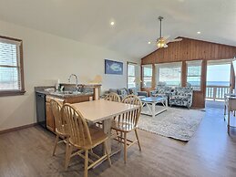 Lighthouse View Oceanfront Lodging