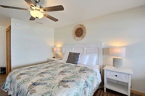 Lighthouse View Oceanfront Lodging