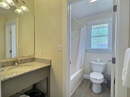 Lighthouse View Oceanfront Lodging