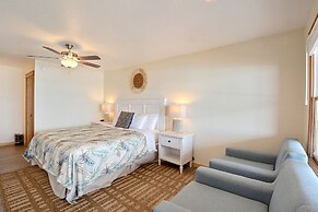 Lighthouse View Oceanfront Lodging
