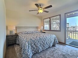 Lighthouse View Oceanfront Lodging