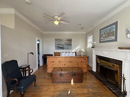 Front Street Inn