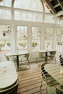 Front Street Inn