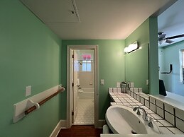 Front Street Inn