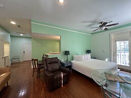 Front Street Inn