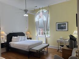 Front Street Inn