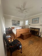 Front Street Inn