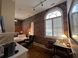 Front Street Inn