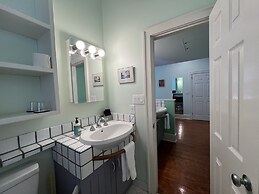Front Street Inn
