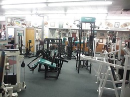 Benny's Colville Inn