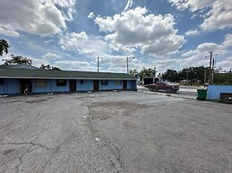Antigua Motel by OYO Tampa US - 41