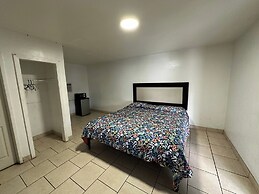 Antigua Motel by OYO Tampa US - 41