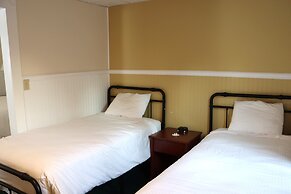 Maple Terrace Motel