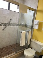 777 Motor INN
