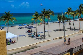 Hollywood Sands Resort