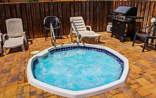 Hollywood Sands Resort