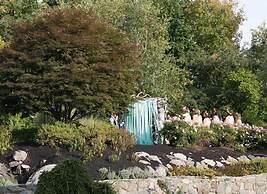 The Red Lion Inn Resort 1704