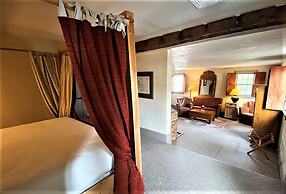 The Red Lion Inn Resort 1704