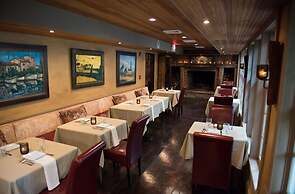 The Red Lion Inn Resort 1704