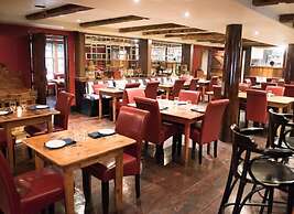 The Red Lion Inn Resort 1704