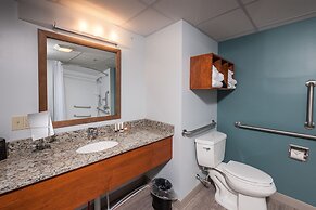 Rockland Harbor Hotel