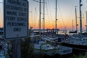 Rockland Harbor Hotel