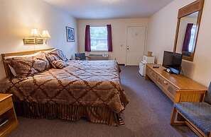 Maggie Valley Creekside Lodge