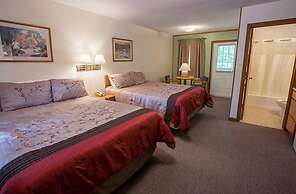 Maggie Valley Creekside Lodge