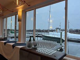 The Hotel at Cape Ann Marina