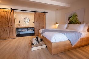 Best Friends Roadhouse and Mercantile