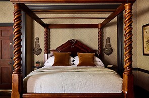 Kennebunkport Captains Collection