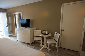 The White Sands Oceanfront Resort & Spa