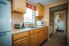 The White Sands Oceanfront Resort & Spa