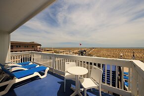 The White Sands Oceanfront Resort & Spa