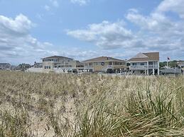 The White Sands Oceanfront Resort & Spa