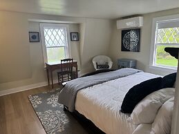 High Tide Inn