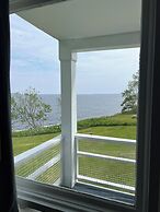 High Tide Inn