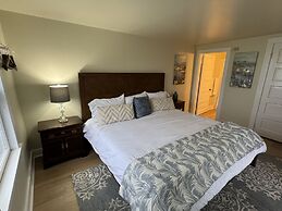 High Tide Inn