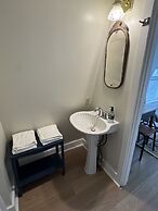 High Tide Inn