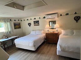 High Tide Inn