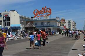 Admiral on Baltimore