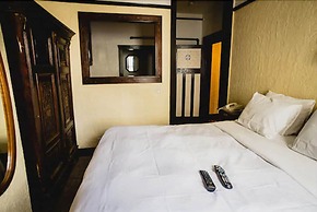 Alaskan Hotel and Bar