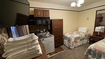 Alaskan Hotel and Bar